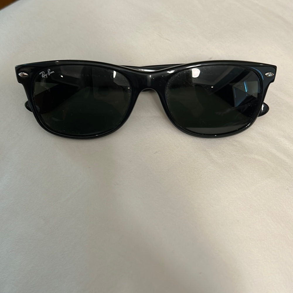 Ray ban wayfarers gently used, great condition.